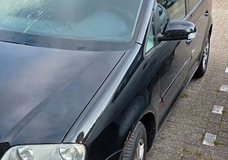 VW Touran Volkswagen 1.9 TDI 74kW Basis Basis
