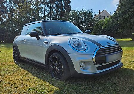 Mini Cooper white silver metallic