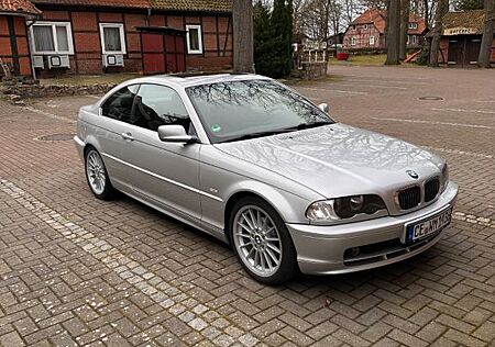 BMW 323i Coupe