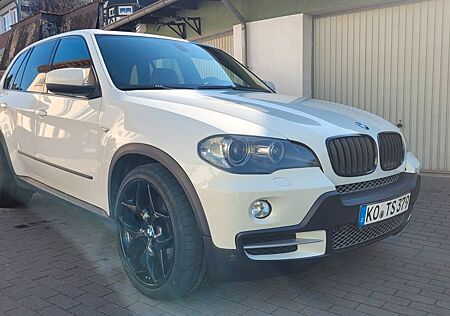 BMW X5 xDrive48i -