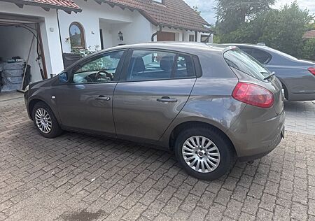 Fiat Bravo 1.9 Multijet 16V / Kamera / Service Neu