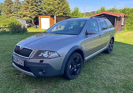 Skoda Octavia Combi 2.0 TDI PD DPF 4x4 Scout Scout