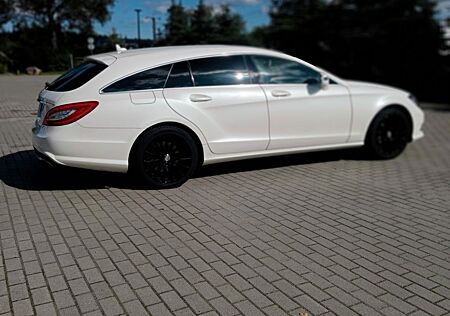 Mercedes-Benz CLS 500 Shooting Brake V8 BiTurbo 511PS 840NM