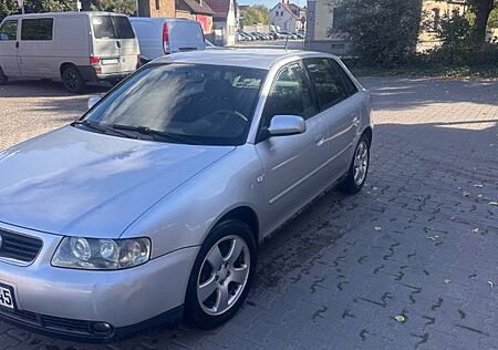 Audi A3 1.6 102 PS Benzin Klima