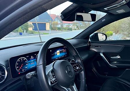 Mercedes-Benz A 200 -