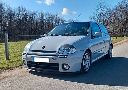 Renault Clio Sport 2.0 16V Sport