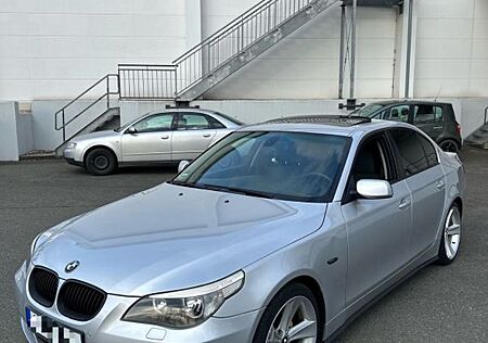 BMW 525i -