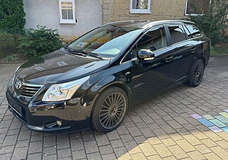 Toyota Avensis Combi Executive 2.2 D-4D Automatik E...