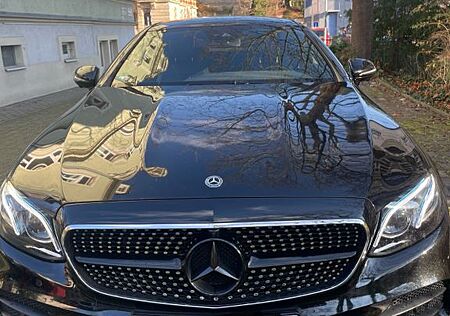 Mercedes-Benz E 220 d Autom. AMG-Paket Coupé