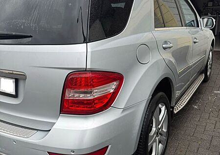 Mercedes-Benz ML 300 CDI 4MATIC BlueEFFICIENCY -