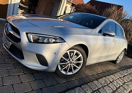 Mercedes-Benz A 220 4MATIC DCT -