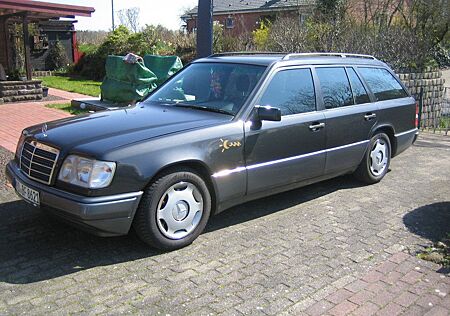 Mercedes-Benz E 220 AKTIV W/S 124 T- Modell
