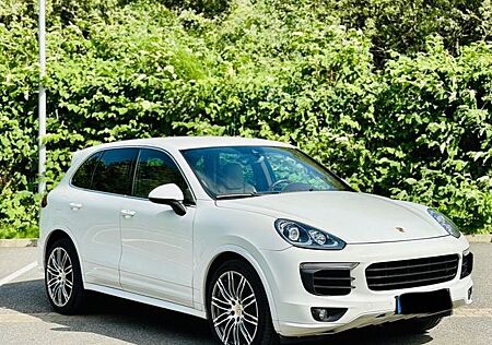 Porsche Cayenne GTS Sport Paket SpurAssist. Bi-Color Vol