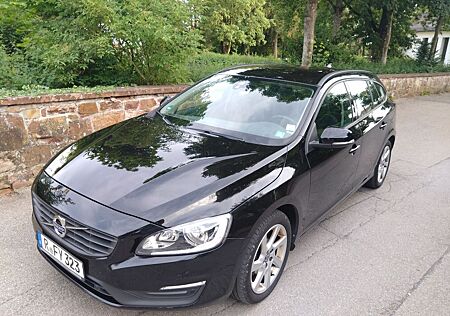 Volvo V60 T3 -
