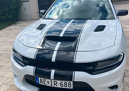Dodge Charger R/T 5.7 V8 SRT LOOK/Super Track Pack