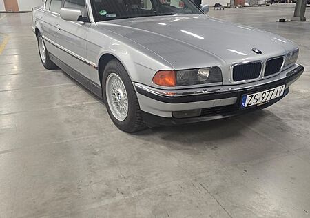 BMW 740i Originallack - Kilometerstand 100.000 km