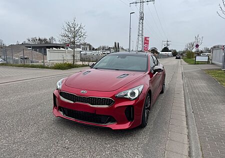 Kia Stinger GT-Line 4WD Top Zustand TÜV neu