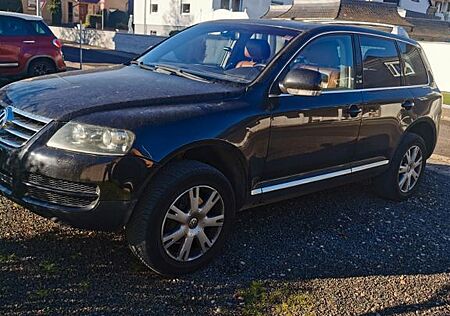 VW Touareg Volkswagen 3.0 V6 TDI Tiptronic Standard
