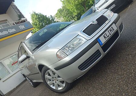 Skoda Octavia 1.6 Combi Tour Klima 8-fach