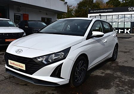 Hyundai i20 1.2 79 PS Navi Kamera SHZ PDC Alu16 SOFORT