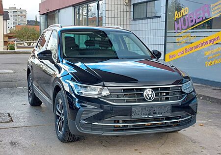 VW Tiguan Volkswagen 2,0TDI DSG United AHK/NAVI/ACC/LED