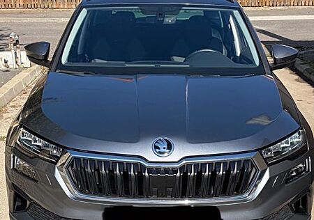 Skoda Karoq 1.0l TSI TOUR TOUR as new