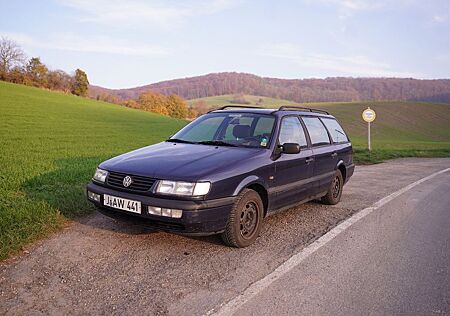 VW Passat Volkswagen 35i Variant Oltimer "Nasenbär" TÜV