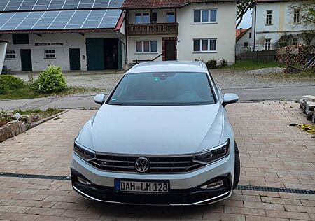 VW Passat Variant Volkswagen 2.0 TSI OPF DSG 4MOTION Elega...