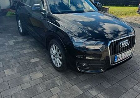 Audi Q3 2.0 TDI S tronic quattro *TOP*