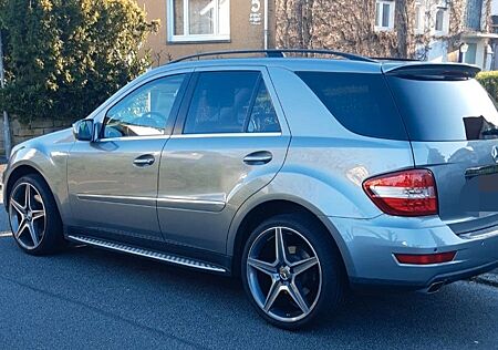 Mercedes-Benz ML 500 4MATIC - Off -Roader