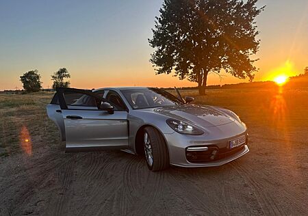 Porsche Panamera 4 E-Hybrid PLATINUM,VOLL,BURMESTER,CARB