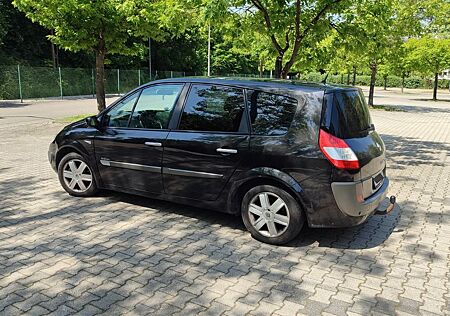 Renault Scenic Dynamique 1.9 dCi FAP 96kW Dynamique