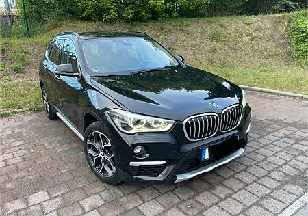 BMW X1 sDrive18i xLine (HUD, Pano, Leder, Navi)
