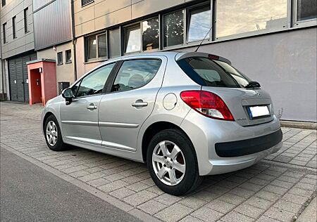 Peugeot 207 1.4 95 PS - TÜV neu