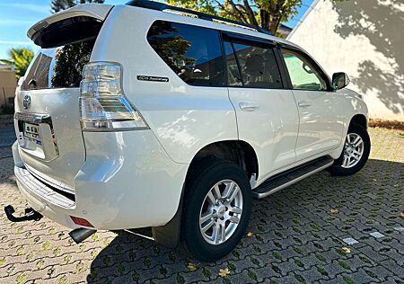 Toyota Land Cruiser 3.0 D-4D 60th Anniversary Autom...