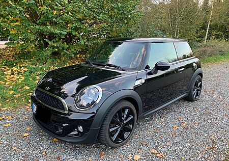 Mini Cooper S 184 Ps Schwarz/Schwarz