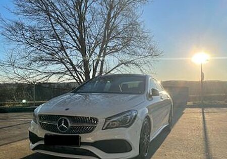 Mercedes-Benz CLA 200 AMG Line