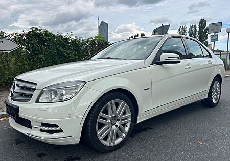 Mercedes-Benz C 200 CGI BlueEFFICIENCY AVANTGARDE Auto.