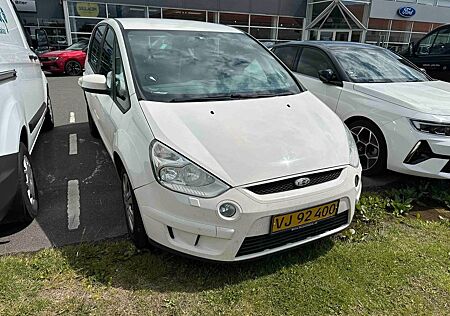 Ford S-Max 2,0 TDCi 103kW DPF Titanium