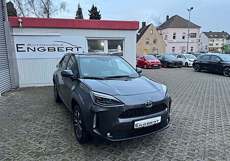 Toyota Yaris 1.5l Cross Hybrid FWD Team Deutschland