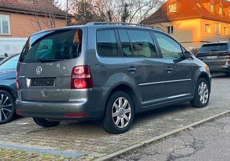 VW Touran Volkswagen 1.4 TSI DSG Highline automatik