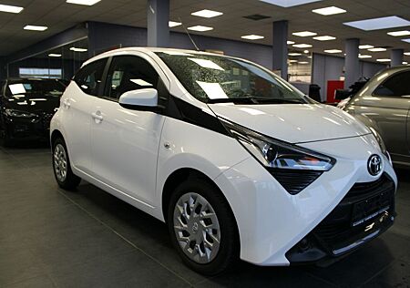 Toyota Aygo (X) Aygo 1.0 x-play