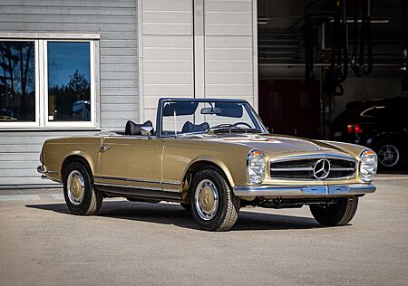 Mercedes-Benz SL 280 Pagoda
