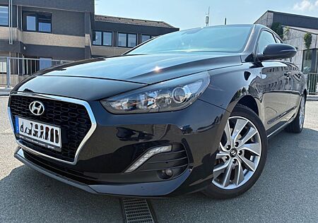 Hyundai i30 gebraucht kaufen Hyundai i30 1.0 T-GDI Trend Fastback Trend