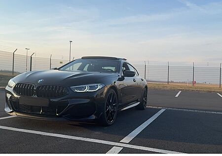 BMW M850i xDrive Gran Coupé M Paket, HU Display