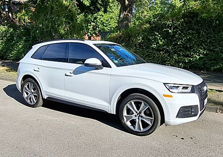 Audi Q5 45 TFSI S tronic quattro -
