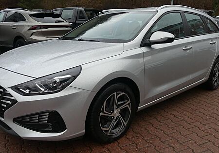 Hyundai i30 Kombi*Autom*SHZ*Lenkradheizung*Kamera*DAB*BT
