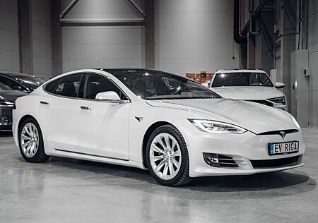 Tesla Model S Long Range Plus "Raven"