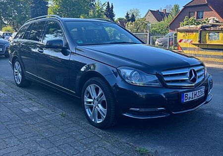 Mercedes-Benz C 220 CDI T *AVANTGARDE* *Bi Xenon* *AHK*