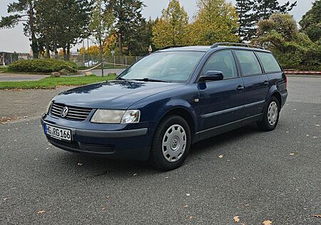 VW Passat Variant Volkswagen 1.8 - Variante scheckheftgepflet